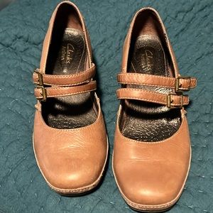 Clarks Artisan heeled Mary Janes. Taupe. Very comfy. 2 1/2” heels.